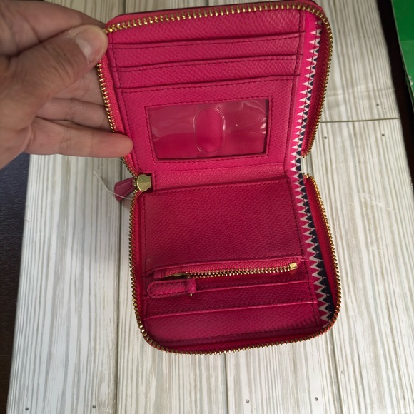 Vera Bradley wallet NWOT - Picture 4 of 8